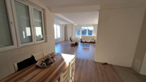 Iman House, Plav